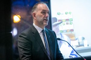 PCU-WHS Co-Chair Dean Winsor